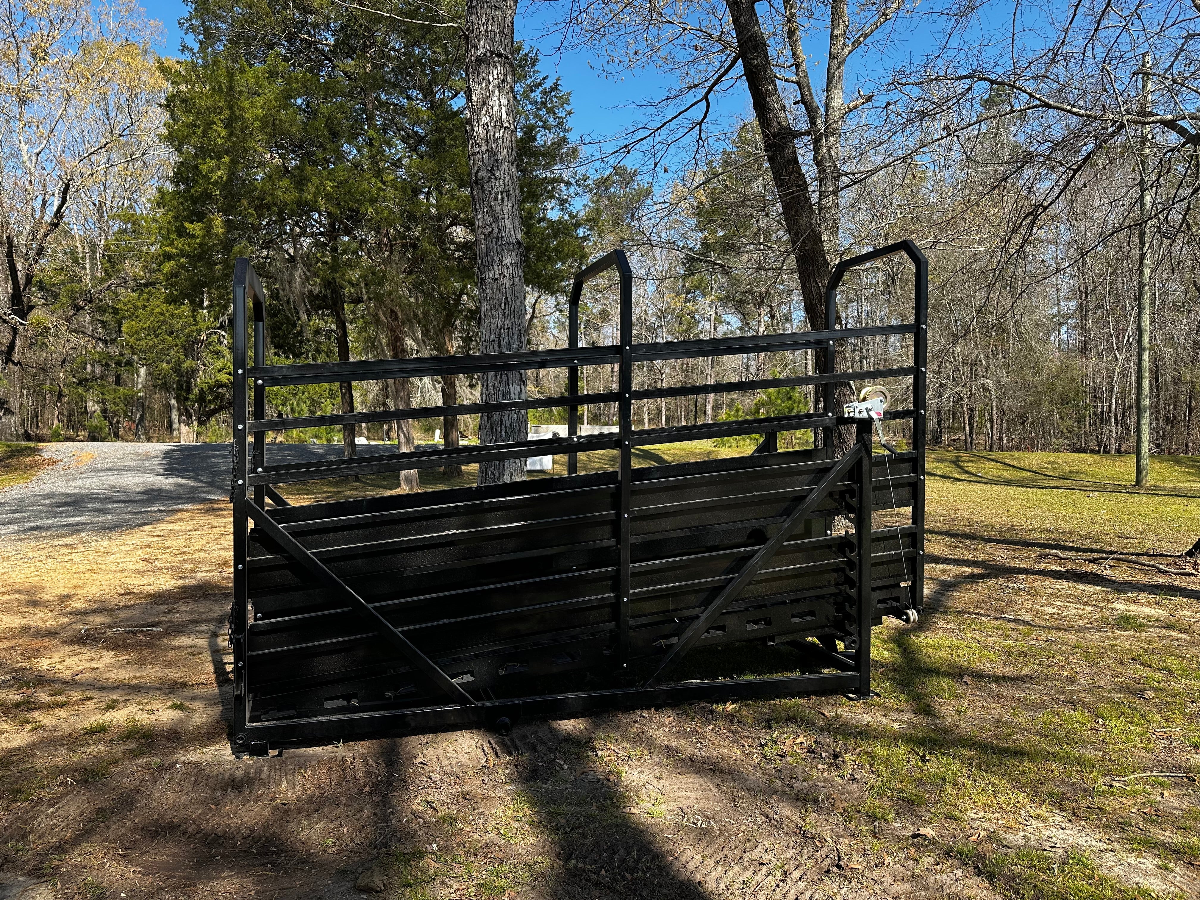 ADJUSTABLE cattle loading ramp – Livestock Equipment Specialist : R & R ...